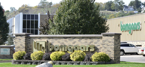 Bomgaars warehouse